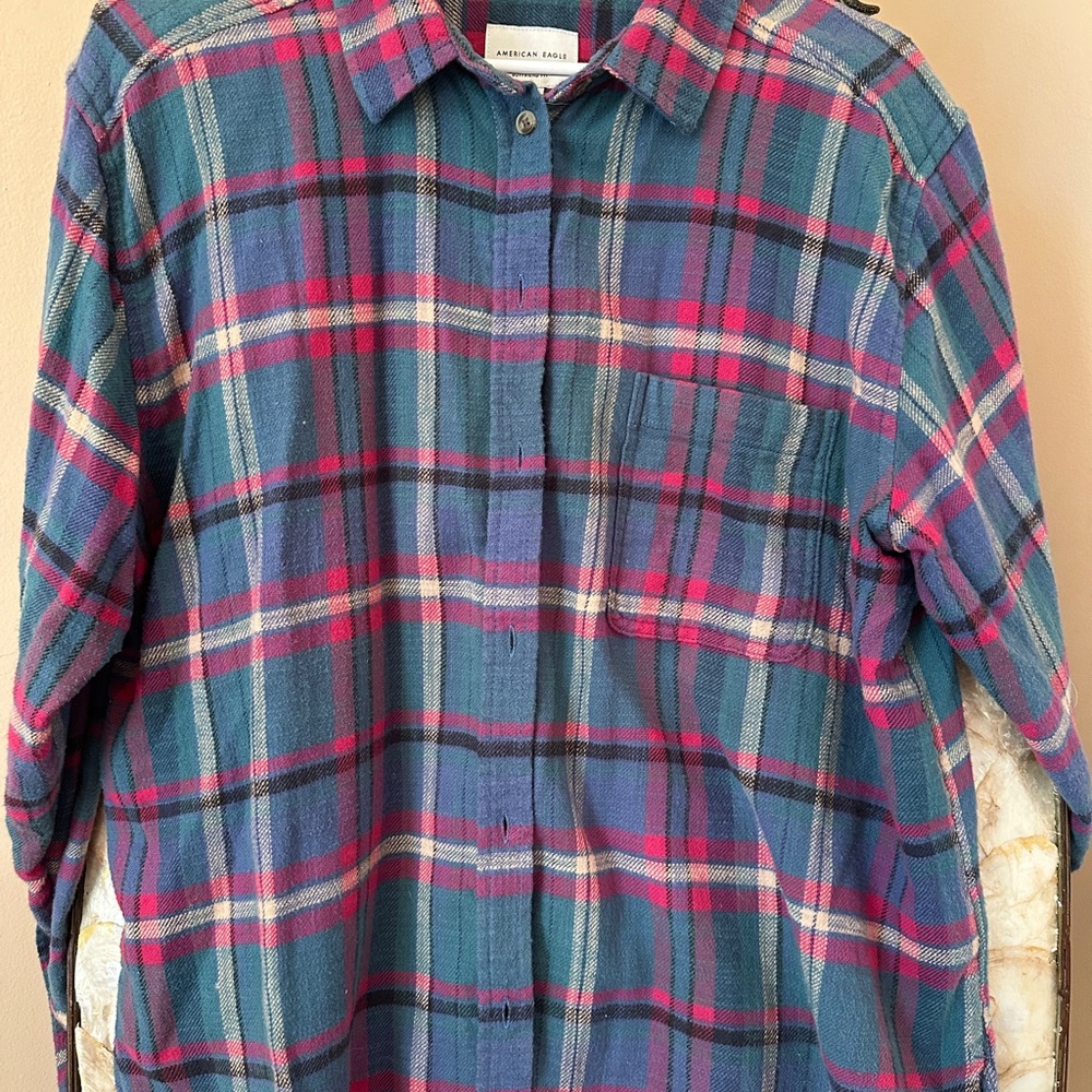 American Eagle Outfitters women’s “boyfriend fit” Plaid Shirt in Blue and Pink